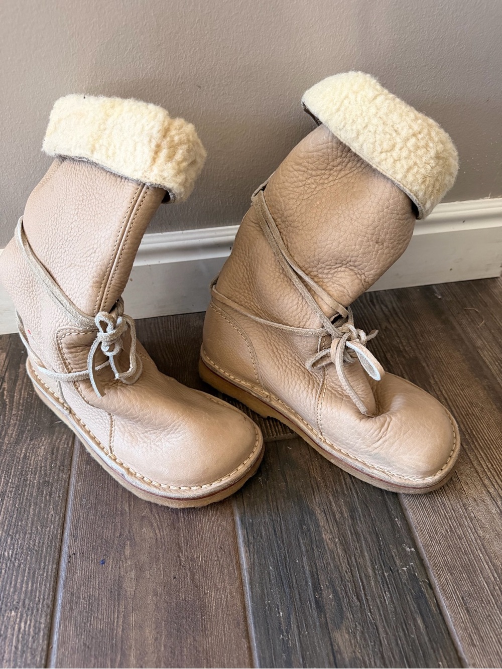 Duckfeet Beige Leather Shearling Cuff Boots